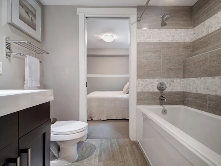 3011 W 8th Avenue, Vancouver, BC, V6K 2C2 - 20