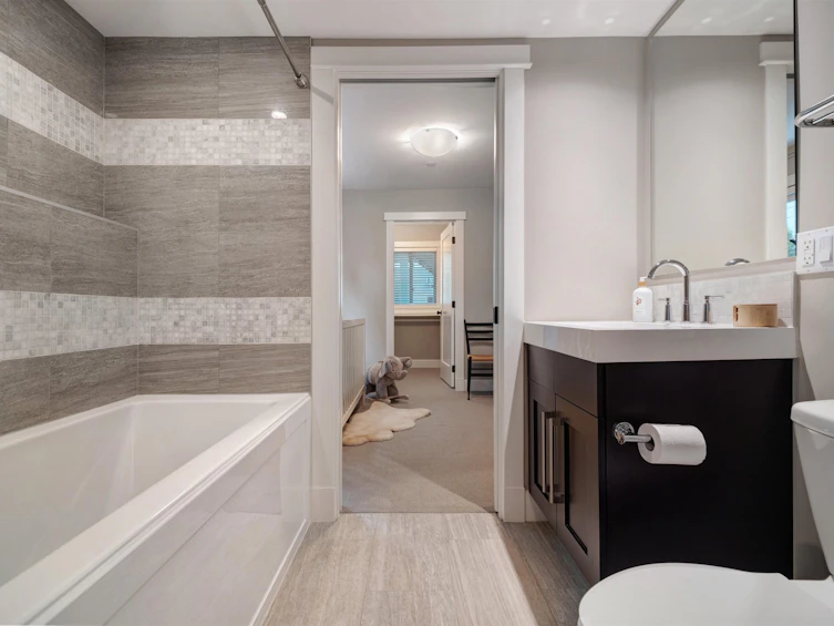 3011 W 8th Avenue, Vancouver, BC, V6K 2C2 - 19