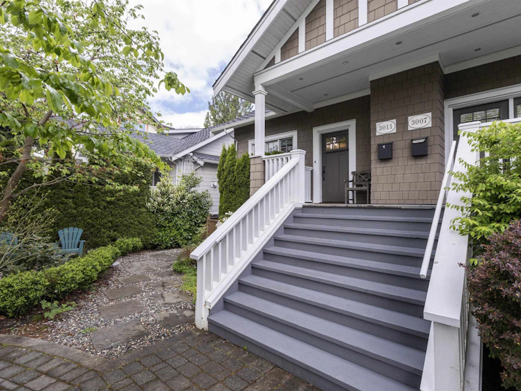 3011 W 8th Avenue, Vancouver, BC, V6K 2C2 - 3