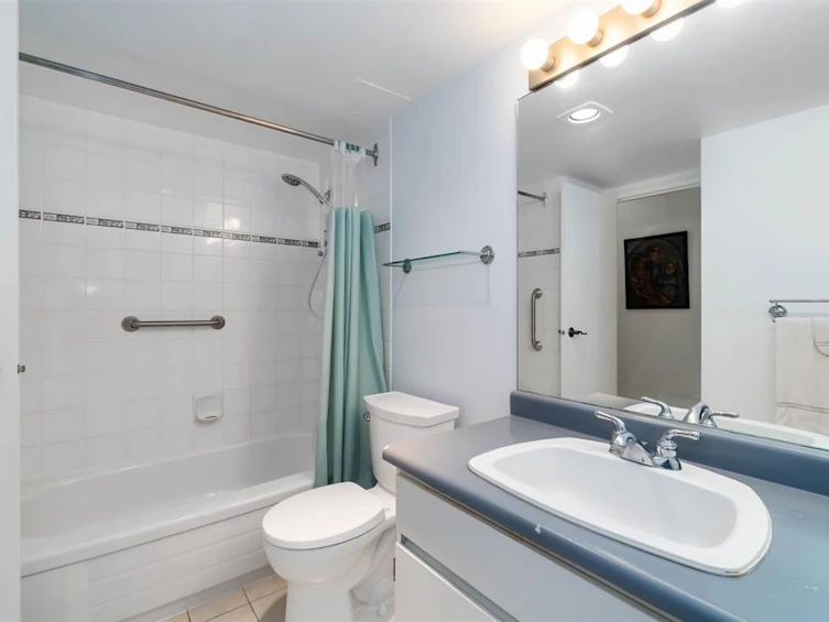 405-2024 Fullerton Avenue, North Vancouver, BC, V7P 3G4 - 9
