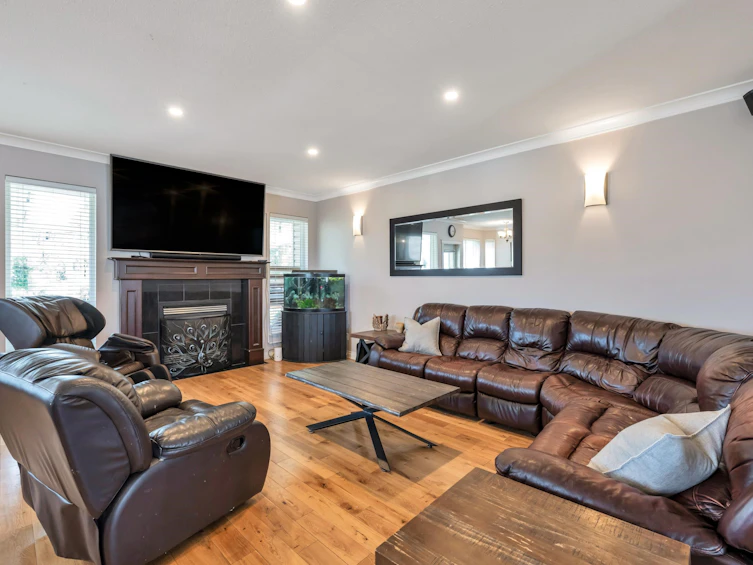 8534 Kimball Street, Mission, BC, V2V 7P6 - 3