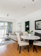 316 7418 Byrnepark Walk