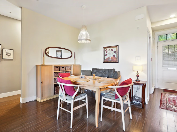 2280 St. George Street, Vancouver, BC, V5T 3R2 - 4