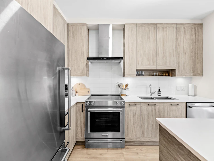 501-7579 16th Street, Burnaby, BC, V3N 0H7 - 6