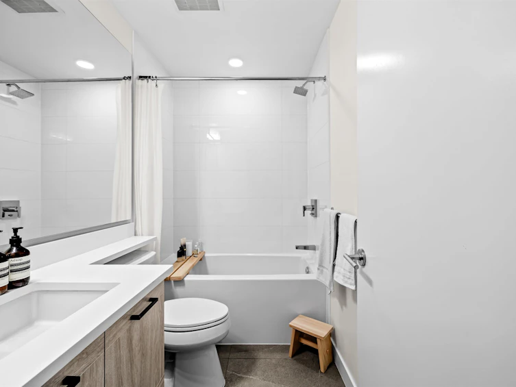 501-7579 16th Street, Burnaby, BC, V3N 0H7 - 25