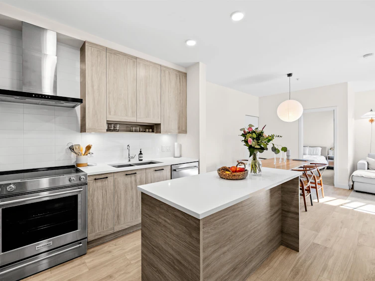 501-7579 16th Street, Burnaby, BC, V3N 0H7 - 7