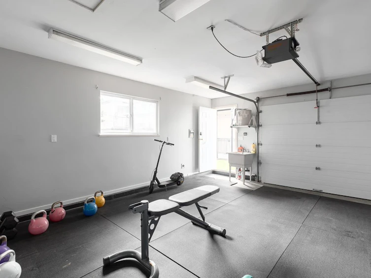 913 Fourteenth Street, New Westminster, BC, V3M 4P8 - 29