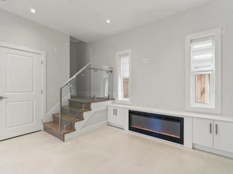 3132 Kings Avenue, Vancouver, BC, V5R 4T4 - 6