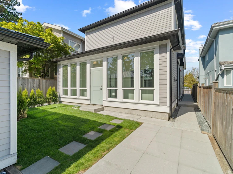 3132 Kings Avenue, Vancouver, BC, V5R 4T4