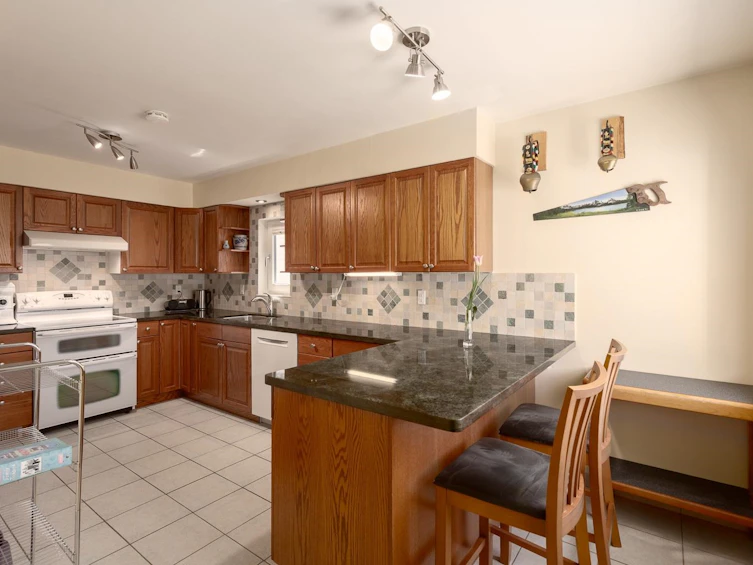 3233 Penticton Street, Vancouver, BC, V5M 3C7 - 8