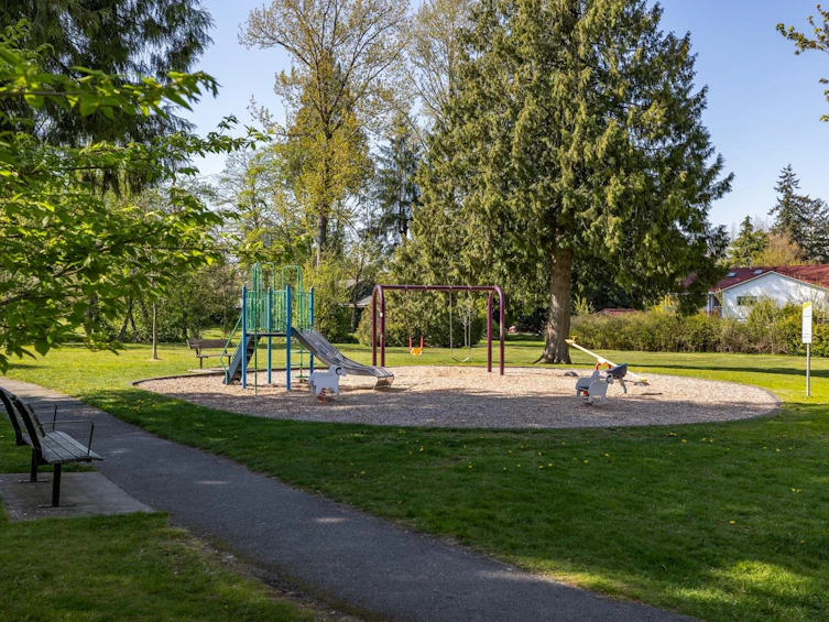 414-14968 101a Avenue, Surrey, BC, V3R 0E8 - 17