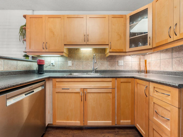 302-2545 Lonsdale Avenue, North Vancouver, BC, V7N 3H7 - 17