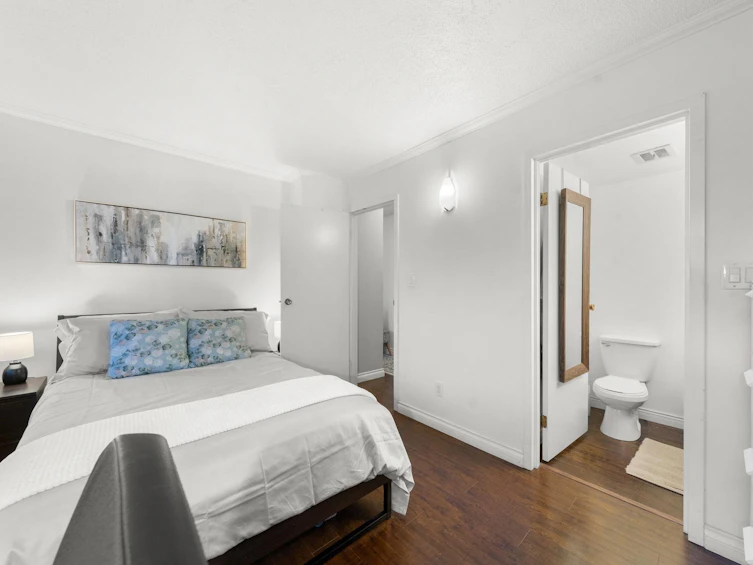 302-2545 Lonsdale Avenue, North Vancouver, BC, V7N 3H7 - 26