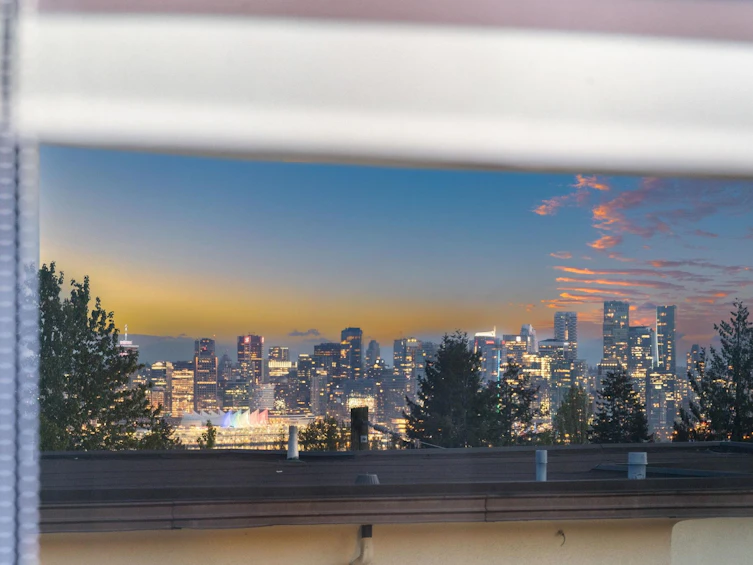 302-2545 Lonsdale Avenue, North Vancouver, BC, V7N 3H7 - 3