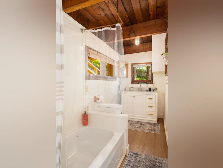 233 David Road, Bowen Island, BC, V0N 1G1 - 11