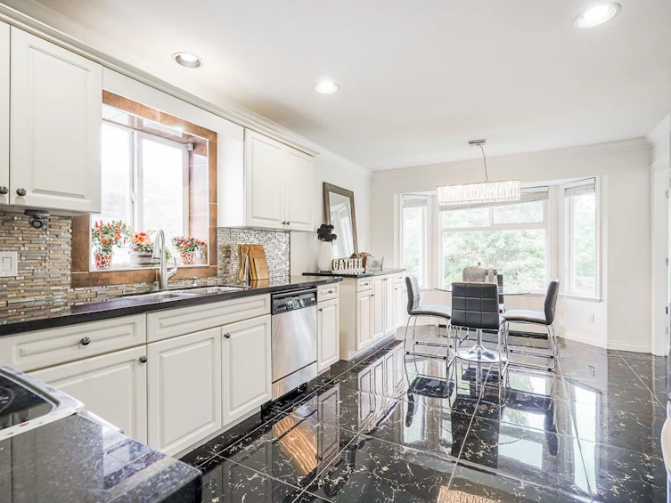 14497 Wellington Drive, Surrey, BC, V3R 5T9 - 10