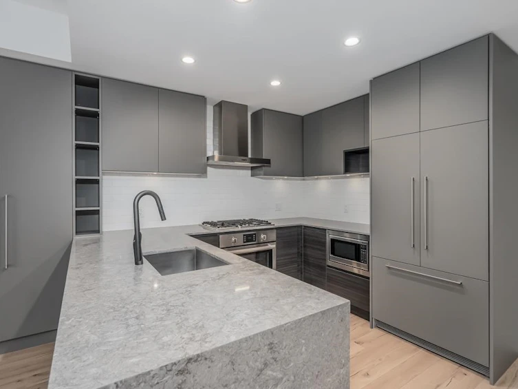 516-3131 Murray Street, Port Moody, BC, V3H 0L9 - 3
