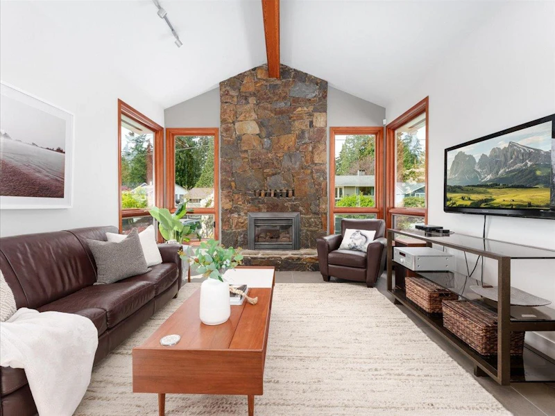 2602 Kilmarnock Crescent, North Vancouver BC V7J 2Z5