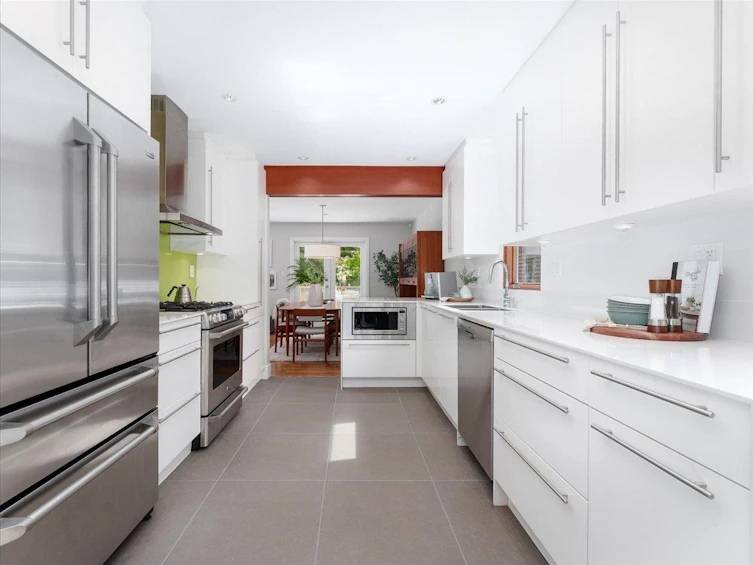 2602 Kilmarnock Crescent, North Vancouver, BC, V7J 2Z5 - 5