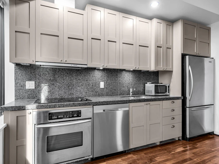 1010-1333 W Georgia Street, Vancouver, BC, V6E 4V3 - 3