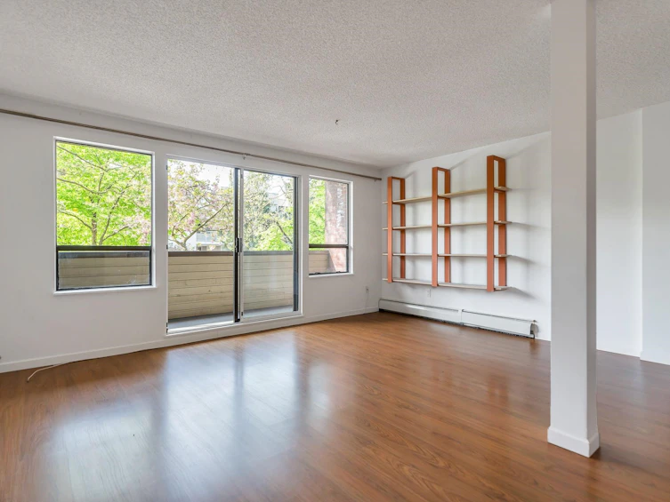207-853 E 7th Avenue, Vancouver, BC, V5T 1P4 - 2