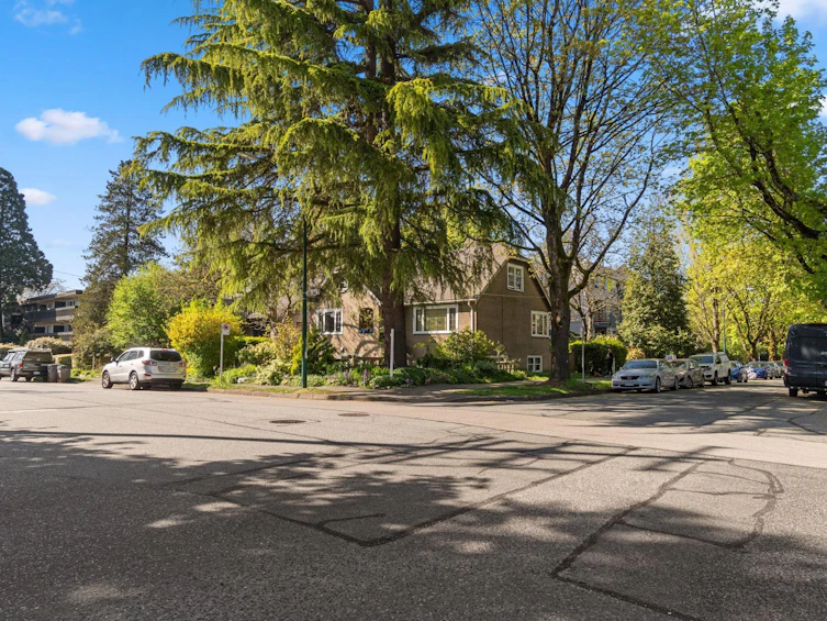 95 East 15th Avenue, Vancouver, BC, V5T 2P5 - 3