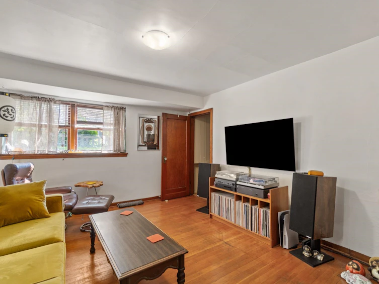 95 East 15th Avenue, Vancouver, BC, V5T 2P5 - 18