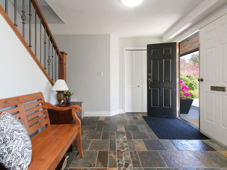 4627 Valley Road, North Vancouver, BC, V7K 2M1 - 2
