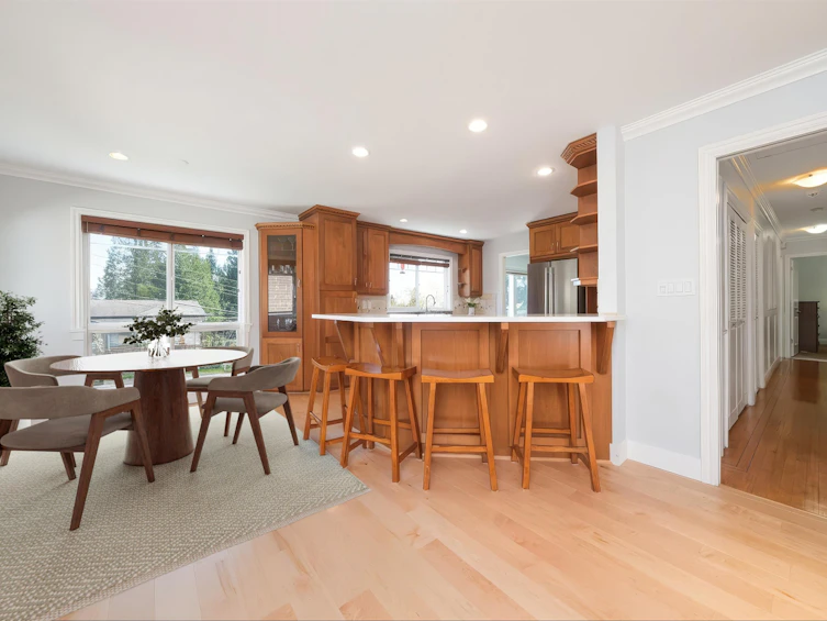 4627 Valley Road, North Vancouver, BC, V7K 2M1 - 3