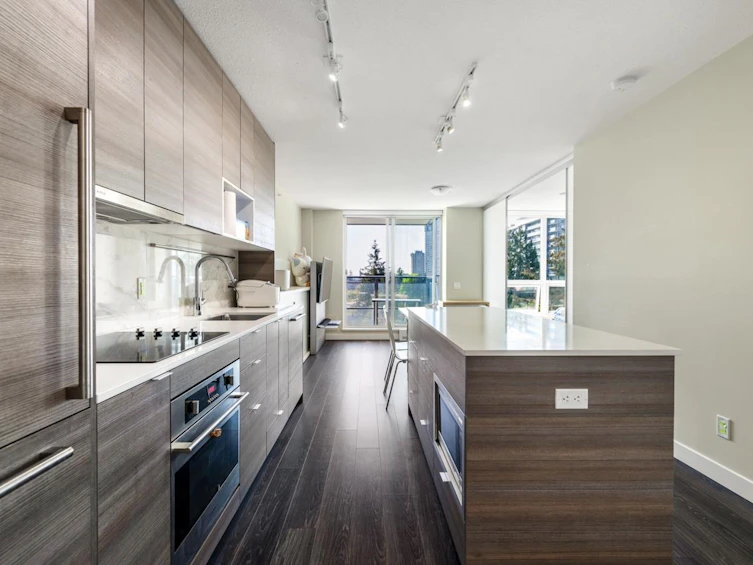 902-13398 104 Avenue, Surrey, BC, V3T 1V6 - 2