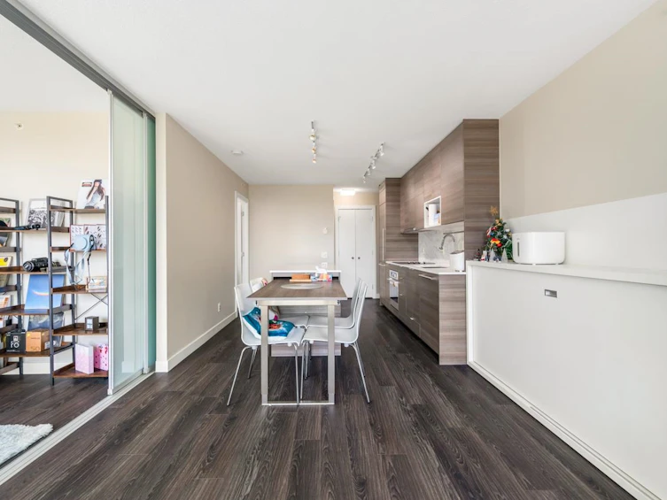 902-13398 104 Avenue, Surrey, BC, V3T 1V6 - 9
