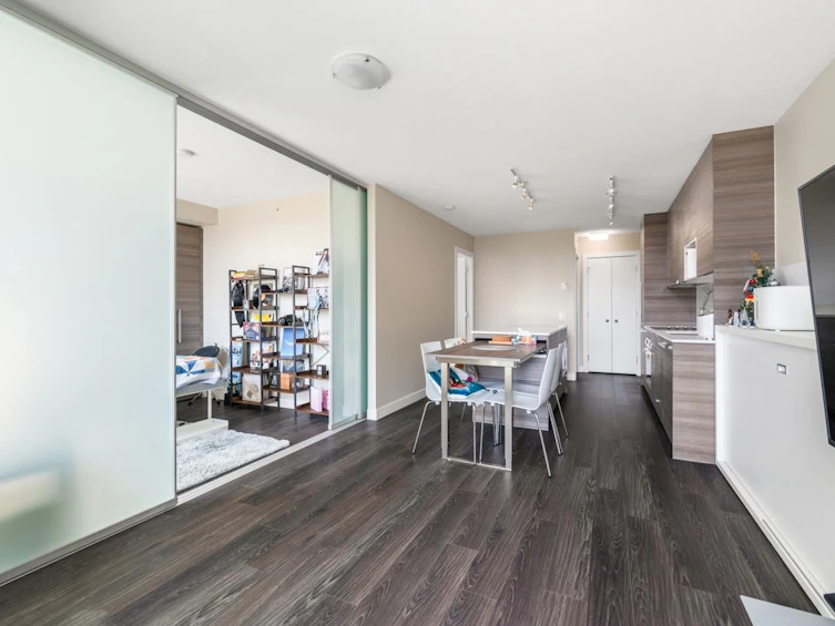 902-13398 104 Avenue, Surrey, BC, V3T 1V6 - 10