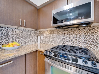 306-1689 E 13th Avenue - 5