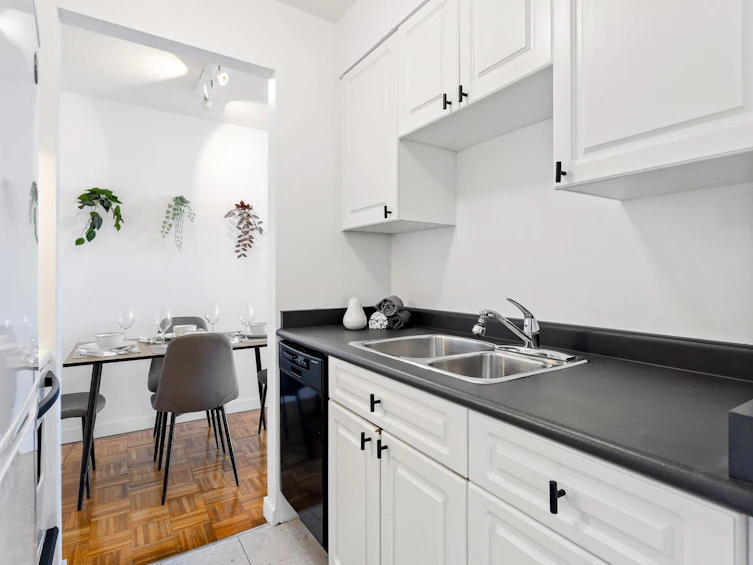 601-1850 Comox Street, Vancouver, BC, V6G 1R3 - 5