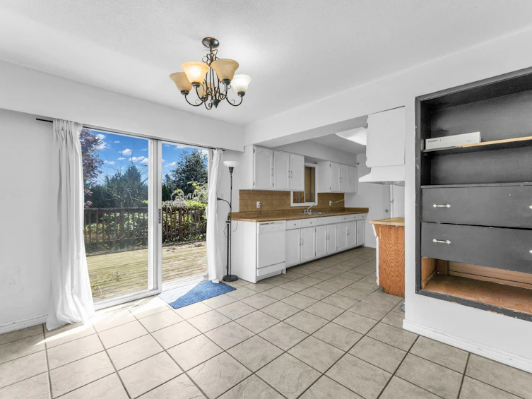 9710 Carleton Street, Chilliwack, BC, V2P 6E3 - 12