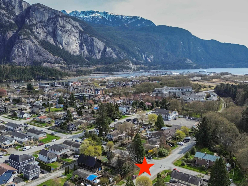 38006 Sixth Avenue, Squamish BC V8B 0C7