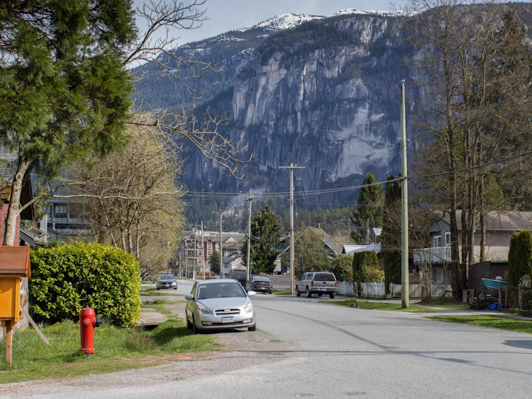 38006 Sixth Avenue, Squamish, BC, V8B 0A4 - 38