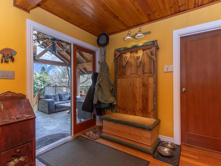 38006 Sixth Avenue, Squamish, BC, V8B 0A4 - 8