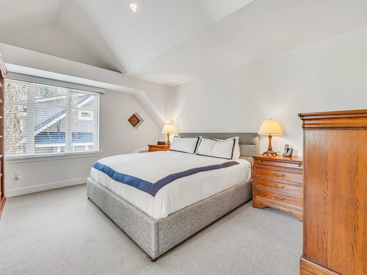 4658 Capilano Road, North Vancouver, BC, V7R 4K3 - 23