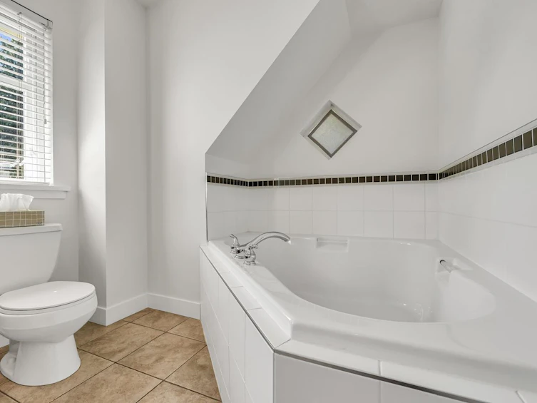 4658 Capilano Road, North Vancouver, BC, V7R 4K3 - 27