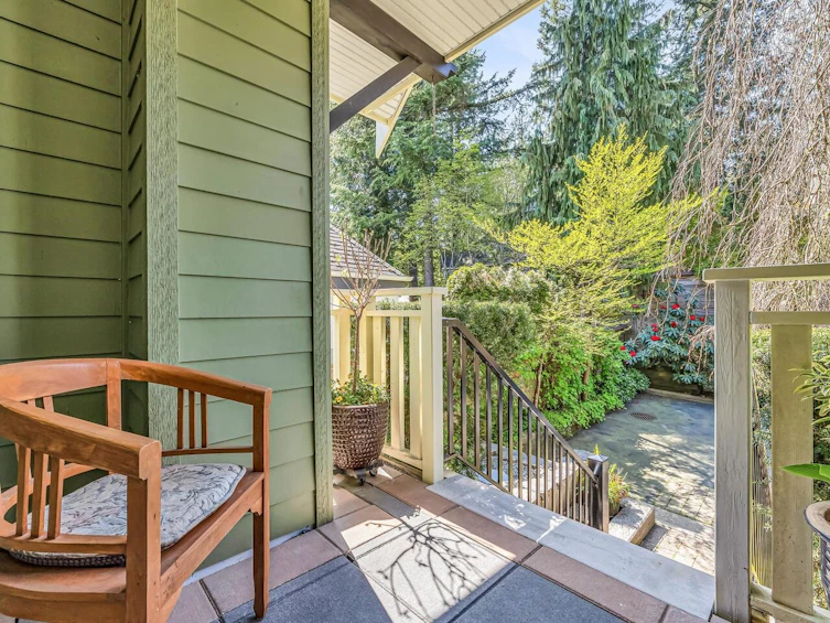 4658 Capilano Road, North Vancouver, BC, V7R 4K3 - 2