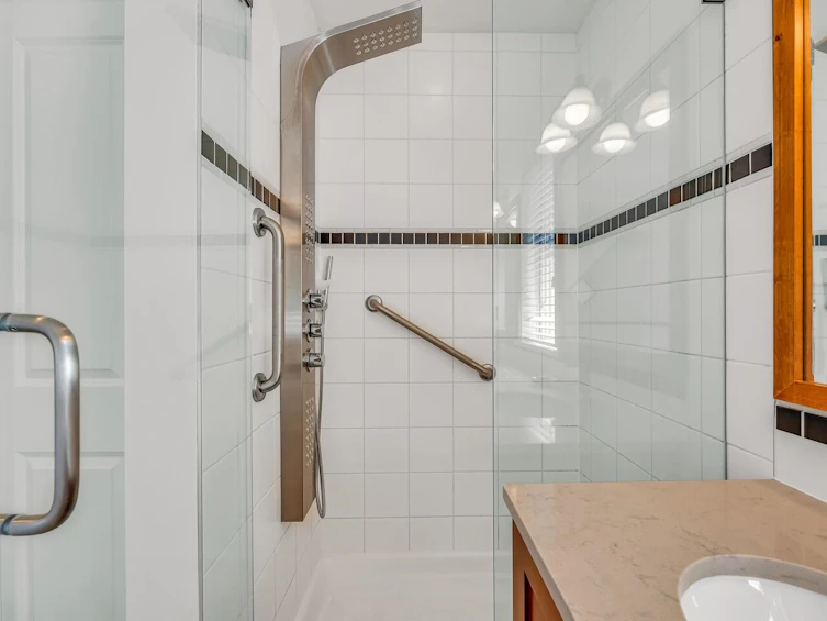 4658 Capilano Road, North Vancouver, BC, V7R 4K3 - 28