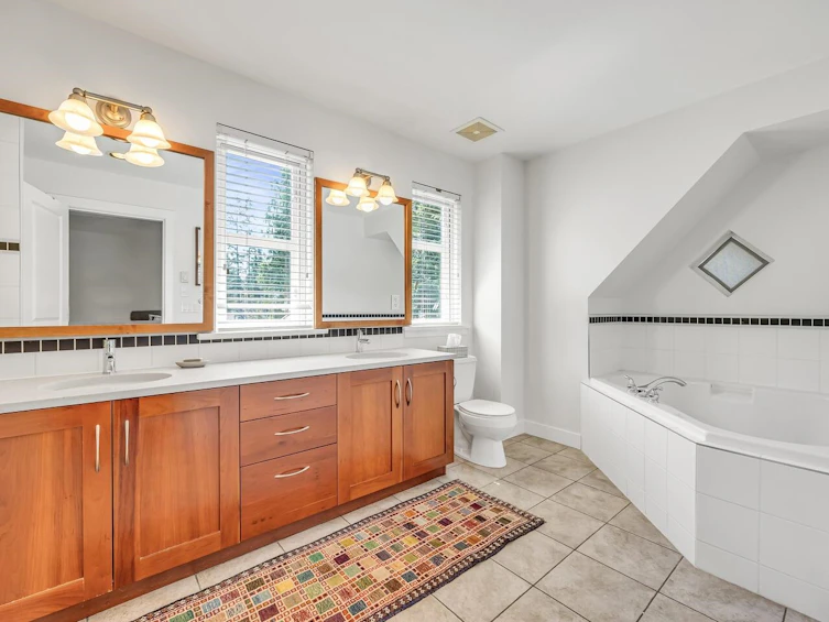 4658 Capilano Road, North Vancouver, BC, V7R 4K3 - 25