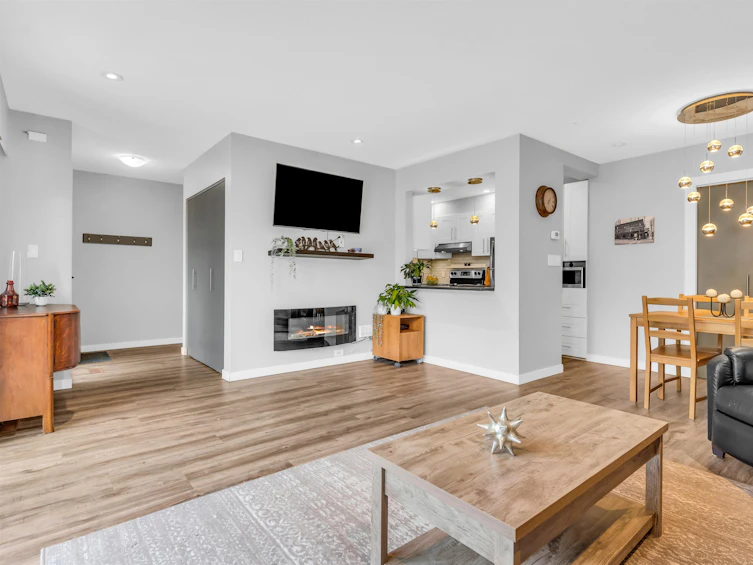 84-10620 No. 4 Road, Richmond, BC, V7A 2Z7 - 10