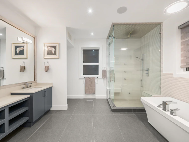 13689 Blackburn Avenue, Surrey, BC, V4B 2Z1 - 22