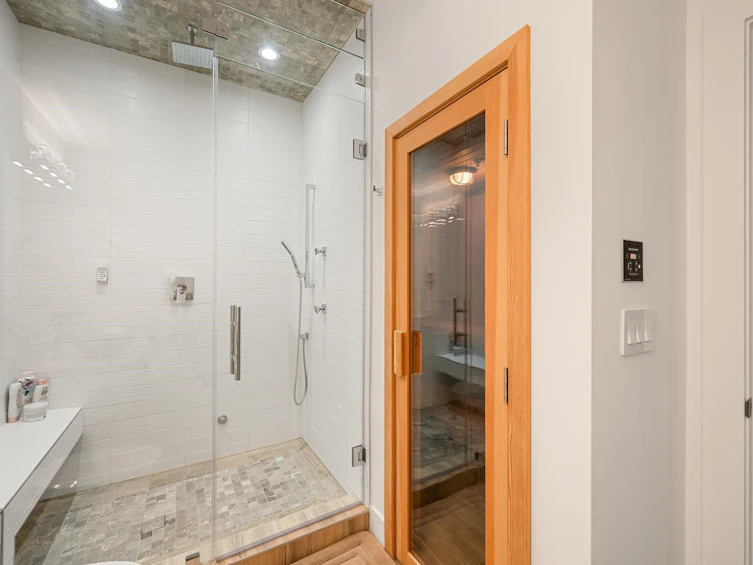 13689 Blackburn Avenue, Surrey, BC, V4B 2Z1 - 34
