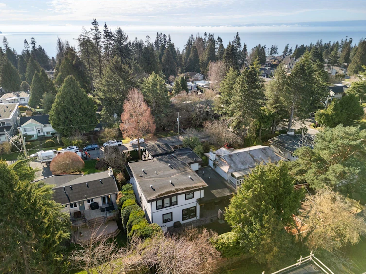 13689 Blackburn Avenue, Surrey, BC, V4B 2Z1 - 40