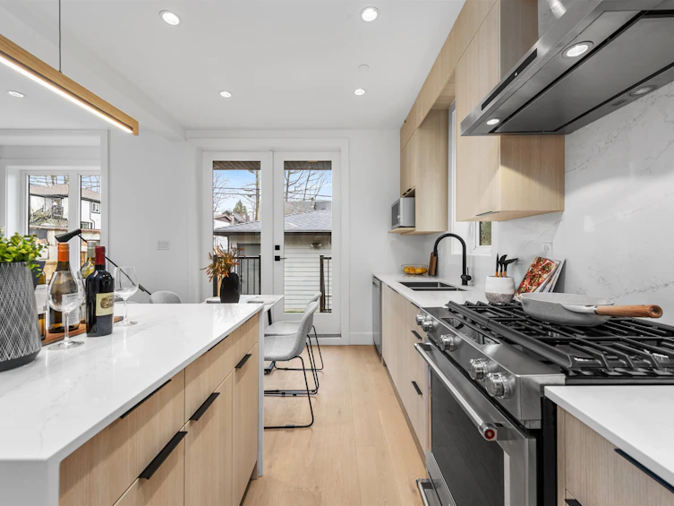 2038 E 1st Avenue, Vancouver, BC, V5N 1B5 - 7