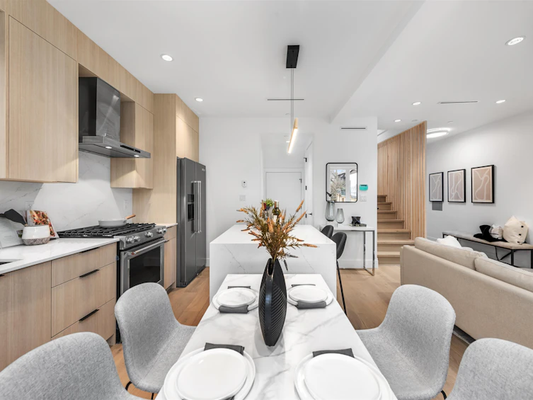 2038 E 1st Avenue, Vancouver, BC, V5N 1B5 - 10