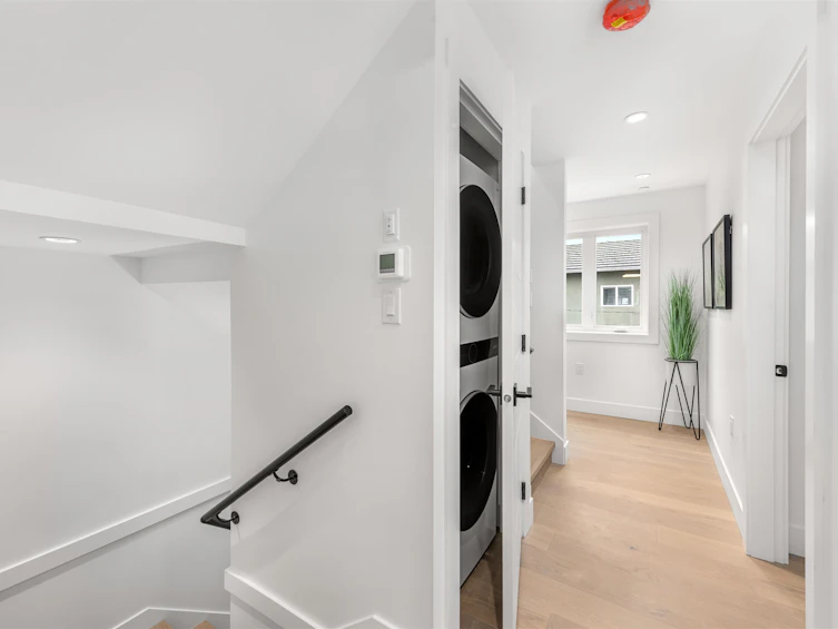 2038 E 1st Avenue, Vancouver, BC, V5N 1B5 - 14